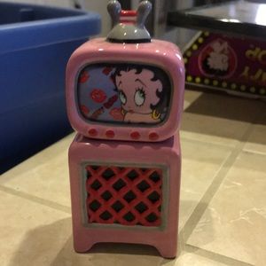 Betty Boop Salt and Pepper Shaker